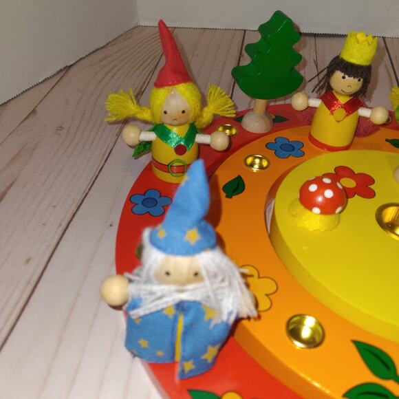 Goki Wooden Wreath Complete in Box w/ 14 figures Montessori - Picture 4 of 9